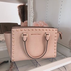 Blush Michael lord bag with studs